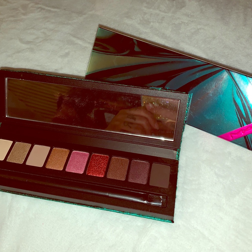 MAC eyeshadow palette